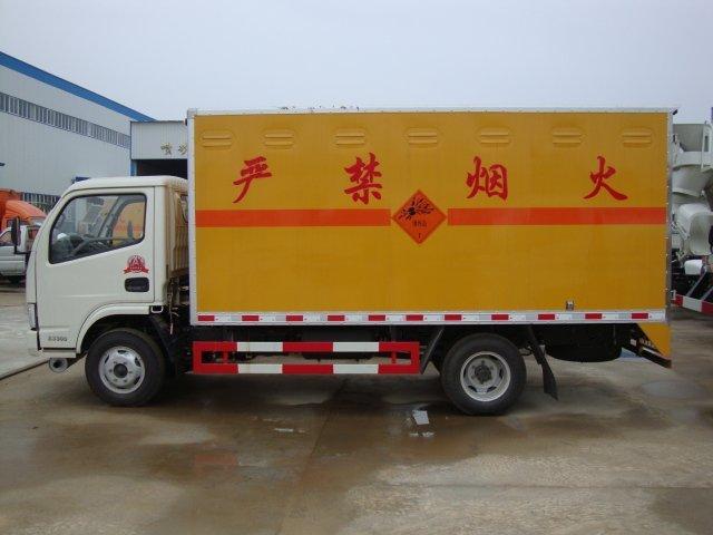 乌拉特中危险品运输